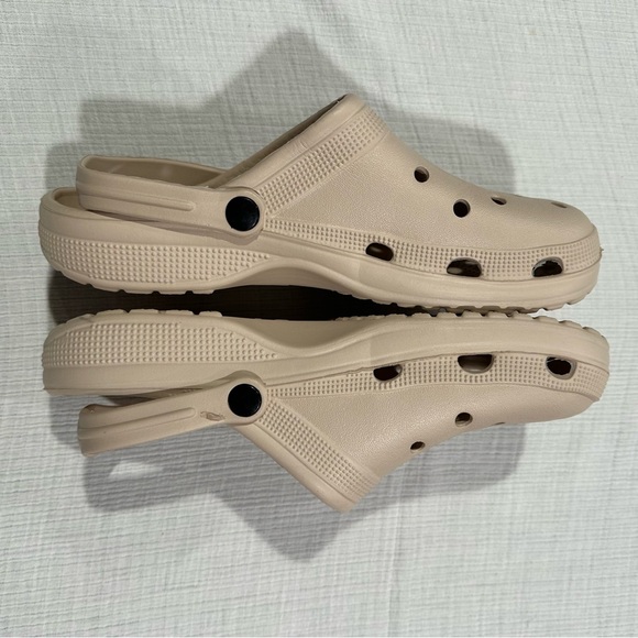Beige/Tan Slip-On Clogs • Water Shoes • Easy On Shoes • Men’s Size 9 - Picture 2 of 6